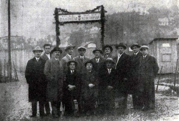1932